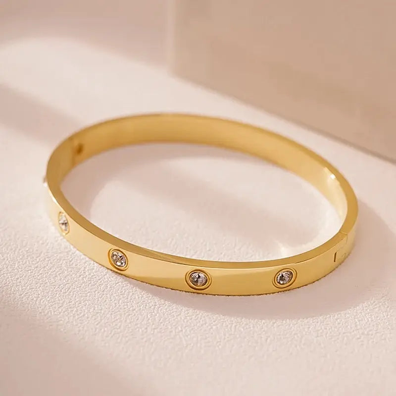 Bracelete Liso com Pedras de Zircônias Dourado